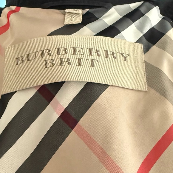 Women's Burberry Black Jacket Size PS - Picture 8 of 9
